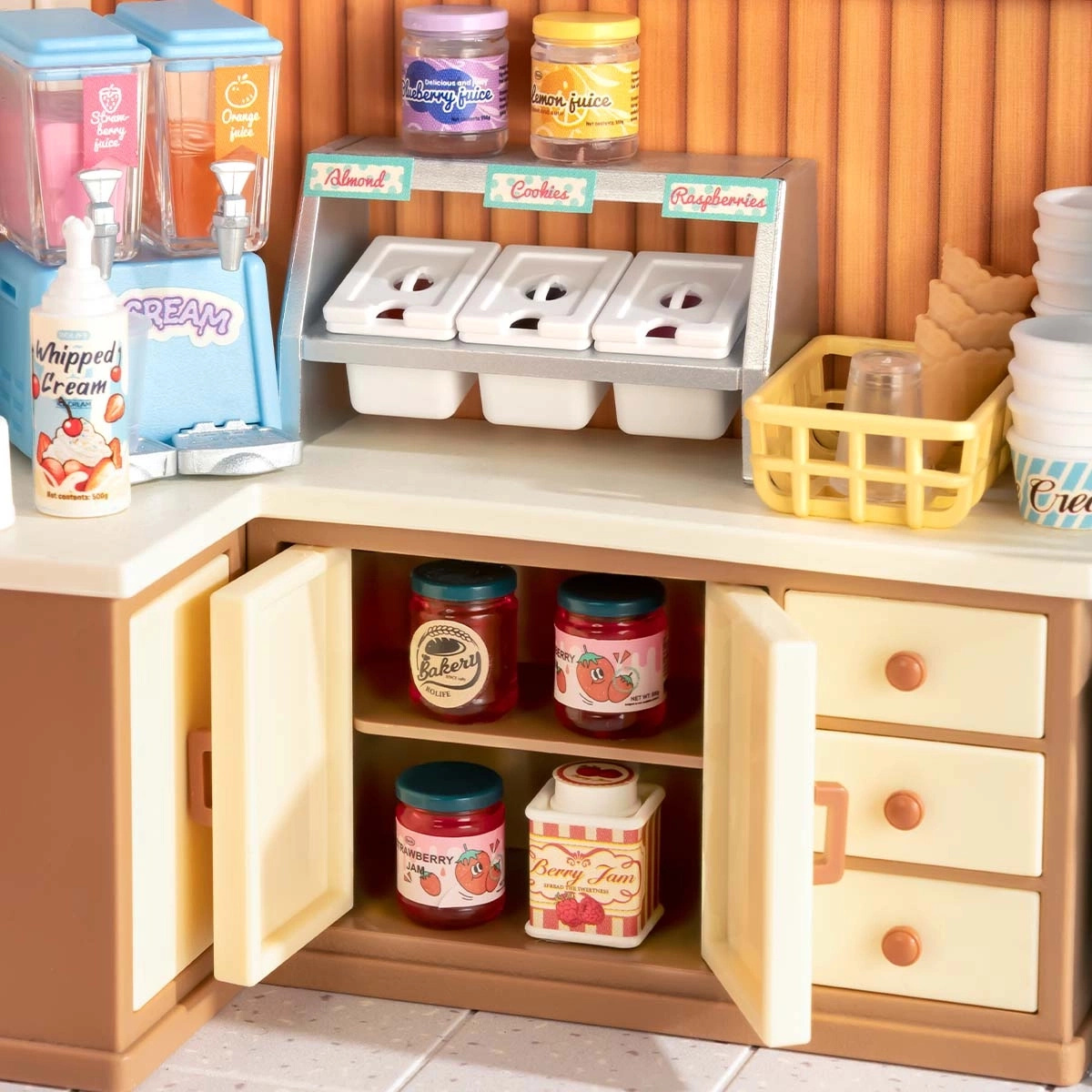 Witryna pełna gałek lodów – Mini Domek 3D - Lodziarnia | Rolife