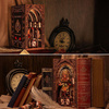Book Nook DIY MiniCity – Alice's Evidence, motyw Alicja w Krainie Czarów