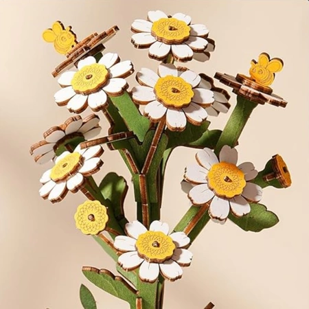 Prekolorowane płatki i liście – detale rumianku