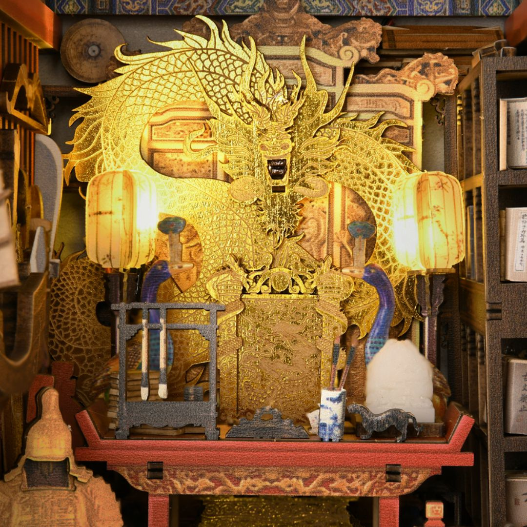 The Emperor's Study DIY – book nook MiniCity z oświetleniem LED – oświetlenie LED po zmroku
