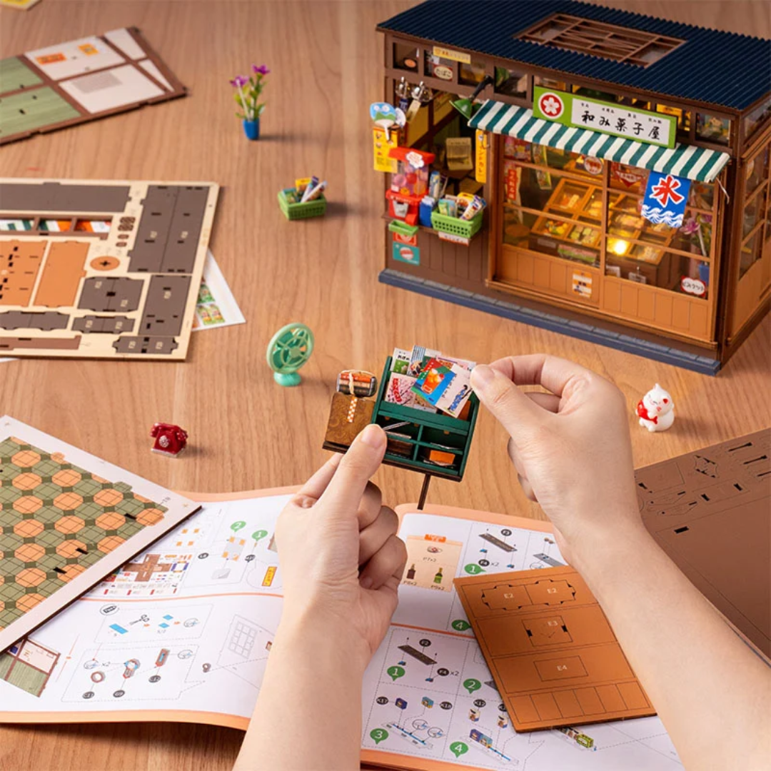 Nostalgic Corner Shop – DIY Miniaturowy Domek | Robotime – instrukcja krok po kroku