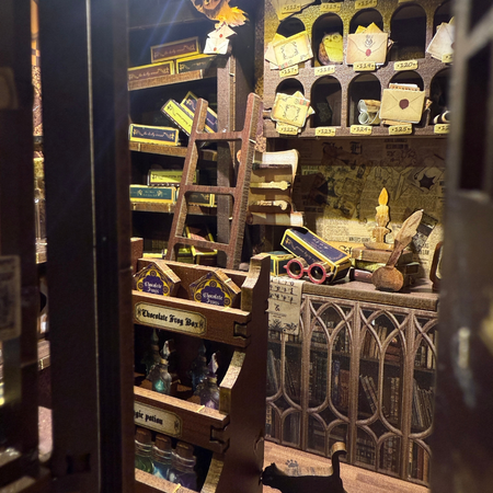DIY Book Nook - Sklepik z Różdżkami (Harry Potter)