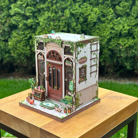 DIY Book Nook - Green Life Bookshop | Cutebee