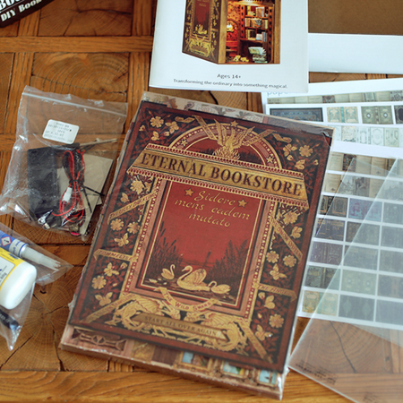 DIY Book Nook Zestaw Świąteczny – Eternal Bookstore | Cutebee Miniaturowy Domek