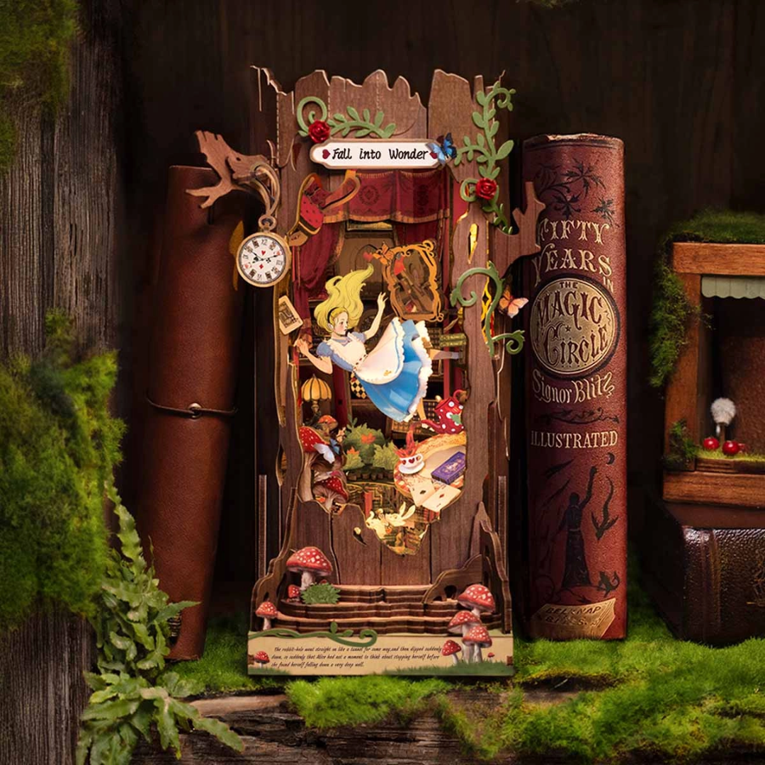 Alicja w Krainie Czarów Rolife DIY Book Nook – Miniaturowy Domek 3D – pomysł na prezent