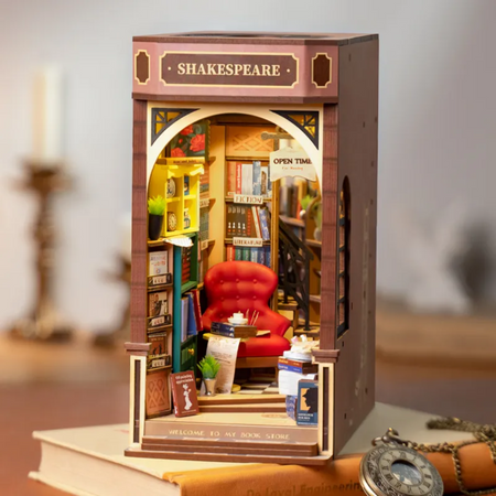 DIY Book Nook - Księgarnia Shakespeare