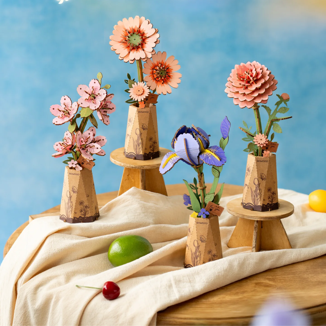 Pink Dahlia – Puzzle 3D Rowood, drewniana dalia w wazonie – pomysł na prezent