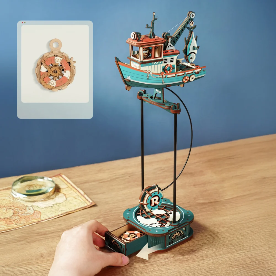 Lucky Trawler – Puzzle 3D ROKR, kutter rybacki z pozytywką na wahadle – oświetlenie LED po zmroku