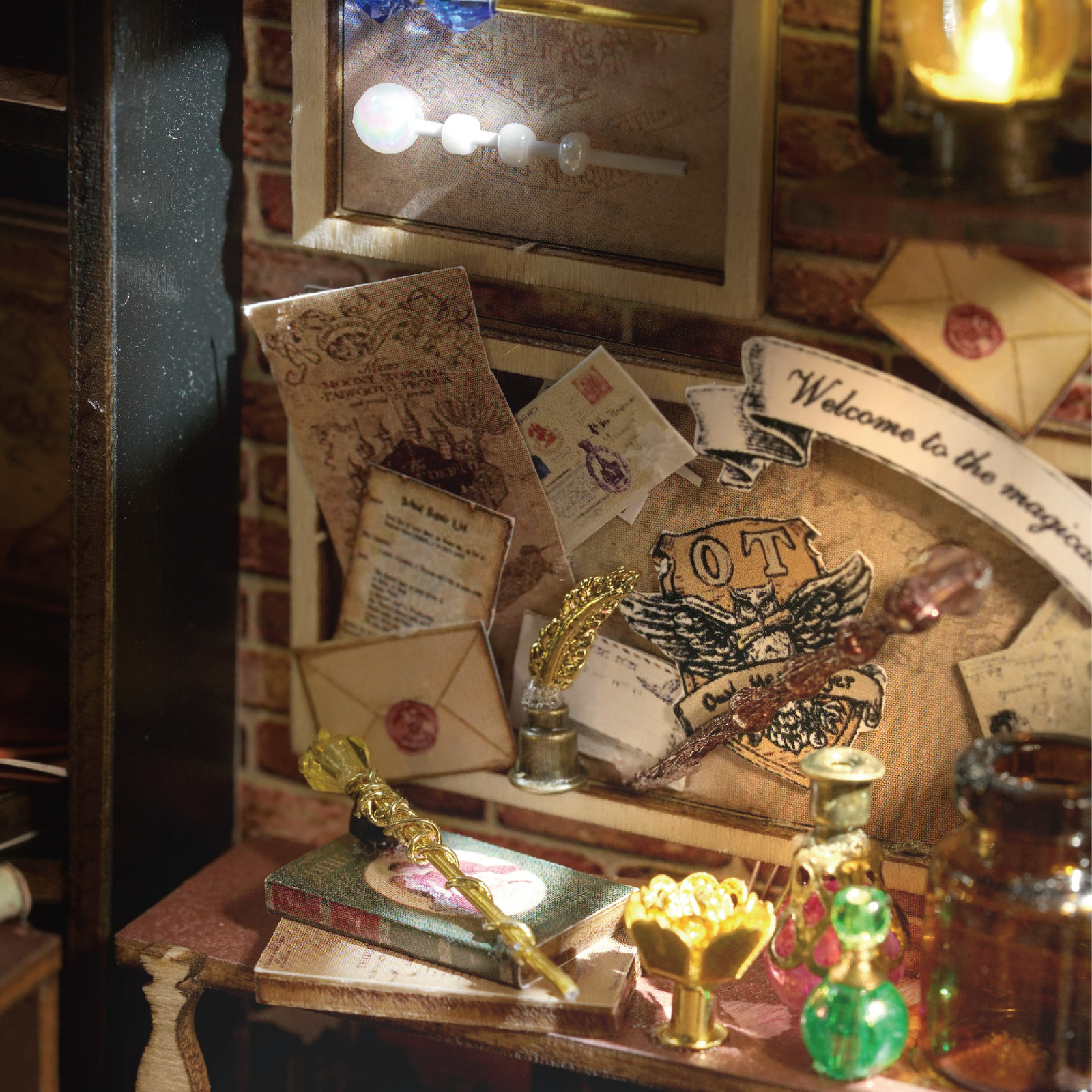 Detale, które odkrywasz – Zestaw Świąteczny Book Nook – Magiczny Sklep Harry Potter | Cutebee Puzzle 3D