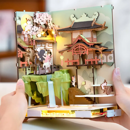 DIY Book Nook - Falling Sakura I Rolife