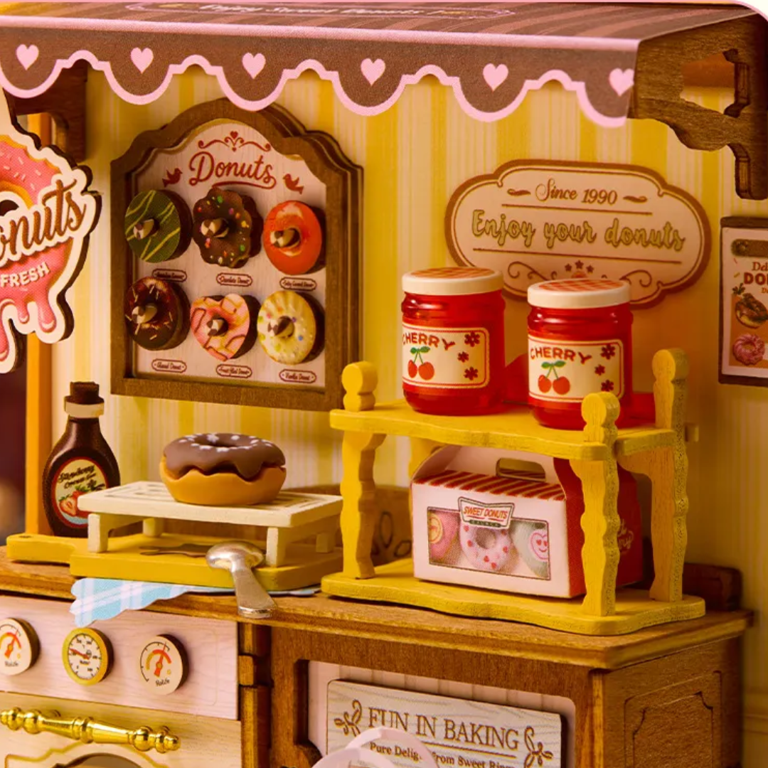Słodka dekoracja na półce – Mini Domek 3D - Sweetie’s Donut Shop | Rolife