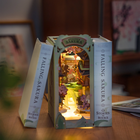 DIY Book Nook - Falling Sakura I Rolife