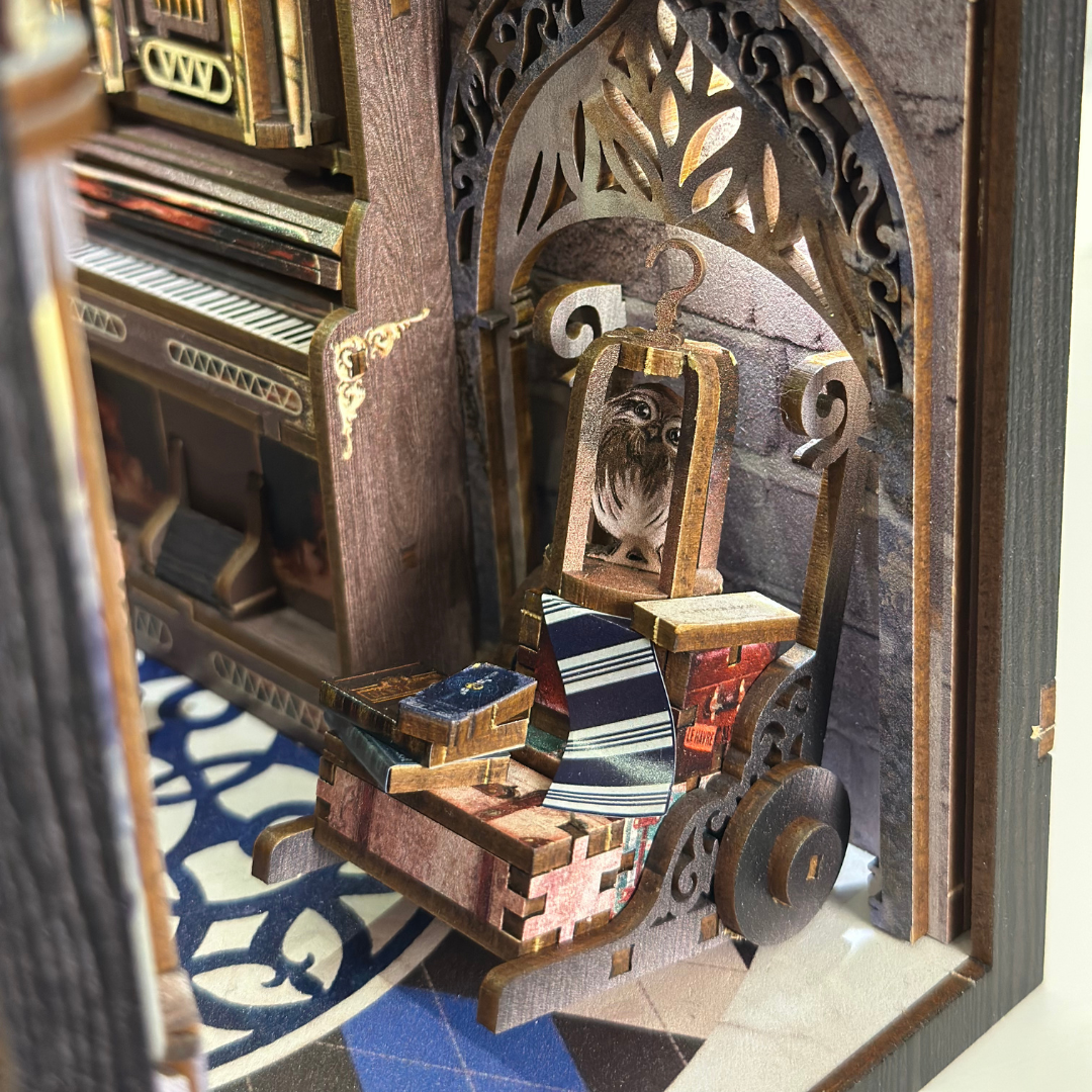 Magiczne zakamarki akademii – Szkoła Magii Cutebee DIY Book Nook – Puzzle 3D Prezent