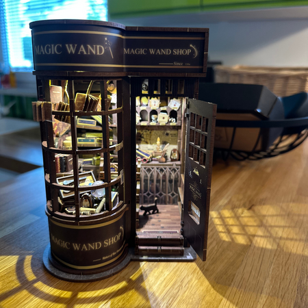 DIY Book Nook - Sklepik z Różdżkami (Harry Potter)