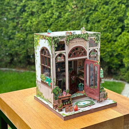 DIY Book Nook - Green Life Bookshop | Cutebee