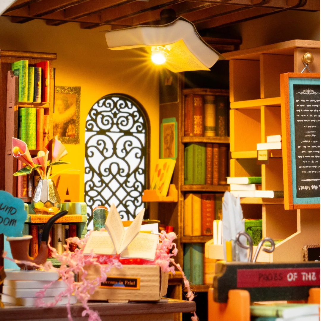 Pagestory Books – Mini Domek 3D | Rolife – oświetlenie LED po zmroku