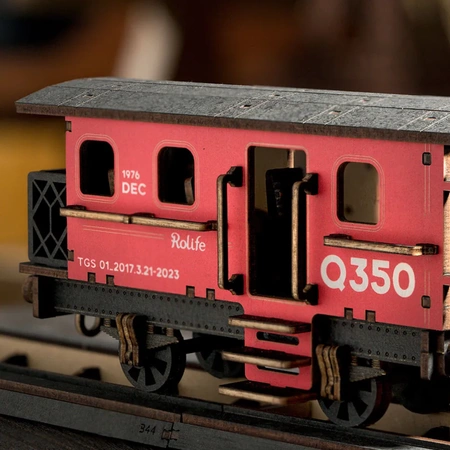 Detal kabiny i wykończenia lokomotywy Steam Journey