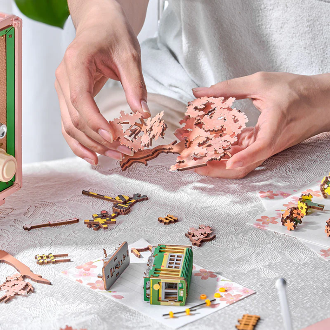 Nakręcany mechanizm melodii – Drewniany Zestaw Puzzle 3D - Sakura Dream Tour | Rolife