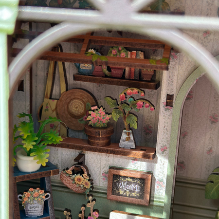 DIY Book Nook - Kwiaciarnia Champs-Elysees | Cutebee