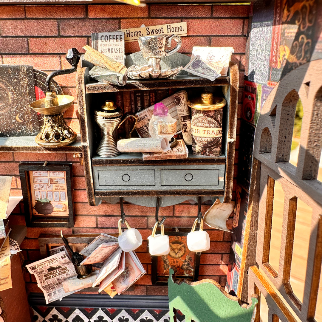 Aromatyczne zakamarki – DIY Miniaturowy Domek - Magic Coffee Shop | Cutebee