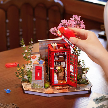 Blossom Book Booth – Puzzle 3D Rolife, book nook z LED