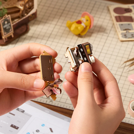 DIY Book Nook - Holiday Cafe | Rolife