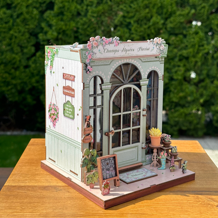 DIY Book Nook - Kwiaciarnia Champs-Elysees | Cutebee