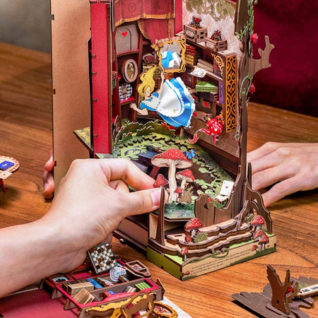 DIY Book Nook - Alicja w krainie Czarów | Rolife Miniaturowy Domek