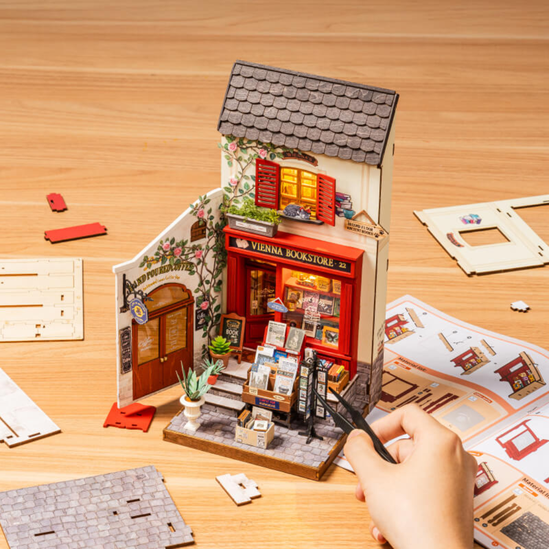 Fasada, która przyciąga wzrok – Mini Domek 3D - Vienna Bookstore | Rolife