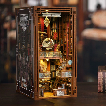 DIY Book Nook - Beyond Library | Miniaturowy domek