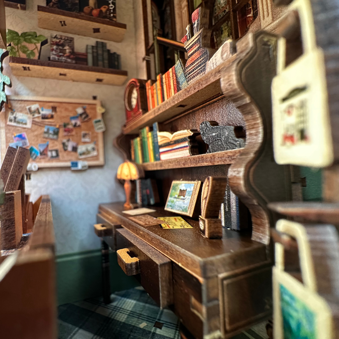 Galeria w miniaturze – DIY Book Nook - Gallery Bookstore | Cutebee miniaturowy domek puzzle 3D