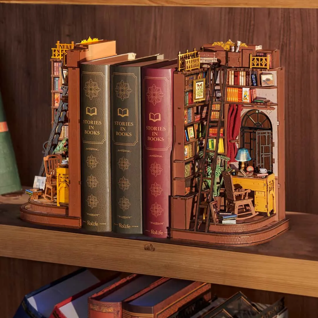 DIY Book Nook - Silent Corner Study I Rolife – pomysł na prezent